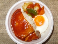 ポークステーキ丼（筆者撮影）