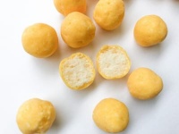 ビールとよく合うチェダーチーズ味。ブルボンの新食感「ほろボーノ」