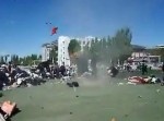 戦慄！　竜巻に人が巻き上げられる瞬間