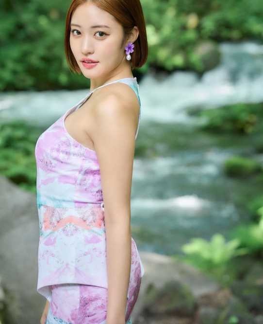 Instagram:王林(@ourin_ringoooo)より