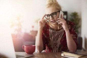 彼氏の連絡が減った理由って？　連絡しない心理と対処法