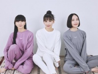 パジャマ姿かわいすぎ！　Perfume×TENTIALのコラボ、リカバリーウェア「BAKUNE」の限定商品が発売決定