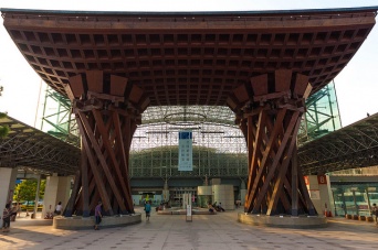 金沢駅（shin kawamuraさん撮影、Flickrより）