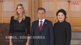 イヴァンカ・トランプとホワイトハウス報道官が韓国で体験した、ちょっと気まずい出来事とは？