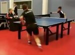 大人対子どもの卓球勝負。子どもが転んでしまうもその後奇跡が起きた！
