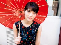 若月佑美1st写真集『パレット』公式Twitterより