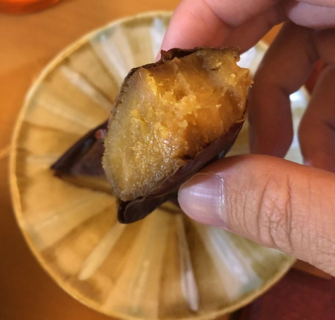 焼きいも。洋風......かは微妙だが、まぁ「スイートポテト」ということで