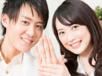 えっ、ウソ……女子からのプロポーズ、「うれしい」⇒●●％！　男性のホンネは？