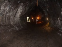 住んでいるときには気が付かなかった！家の地下に巨大な溶岩洞が存在していたのを発見（アメリカ）