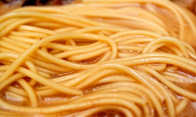 中細のストレートノンフライ麺