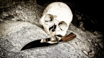 失った右腕の代わりにナイフを装着した中世のイタリア男性の遺骨が発見される
