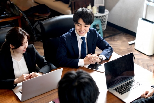思ったことをそのまま言ってしまう…職場にいる発達障害特性のある人との接し方（＊画像はイメージです）