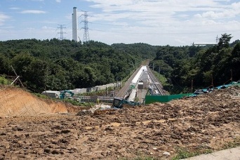 Jヴィレッジ駅の建設現場（Wikimedia Commonsより、Σ64さん撮影）