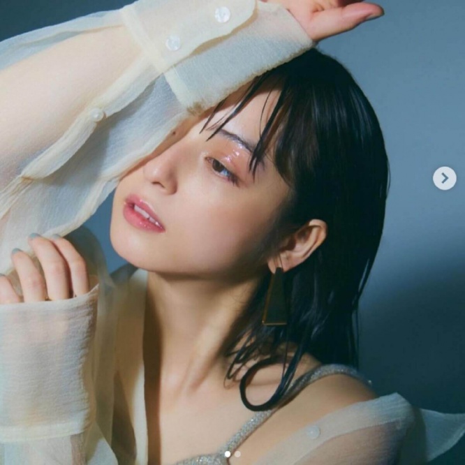 インスタグラム：佐々木希(@nozomisasaki_official)より