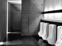 女子の知らない禁断の世界！　男子トイレでのマナー違反な仰天行動