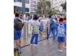 超未来的！　顔認証付きの校門で出席管理する中国の学校。