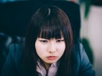 毛深いんだろうな……。ムダ毛がすごそうな女子の特徴・6つ