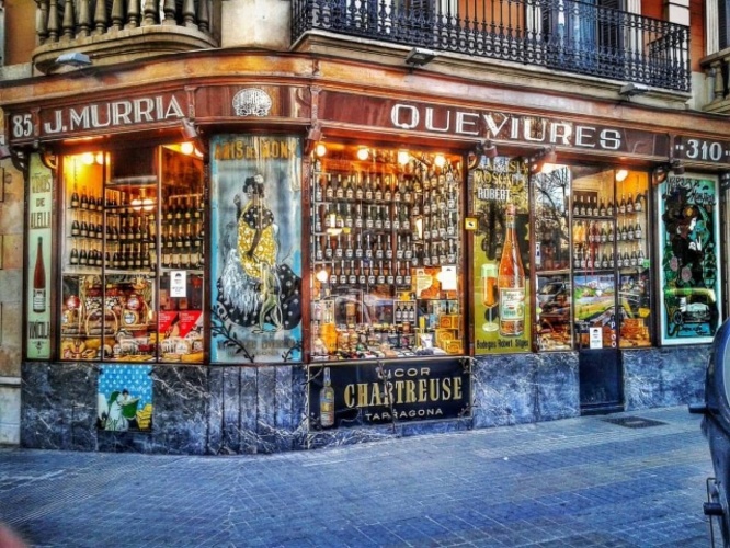 店に入り何も買わなかった人に料金を請求するスペインの食料品店