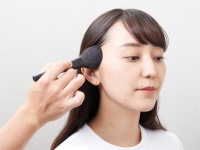 「なんか痩せた？」と聞かれる！　ハイライト・シェーディング術