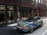 シトロエンから新型C4が発表に、電化モデルも登場。日本導入は？