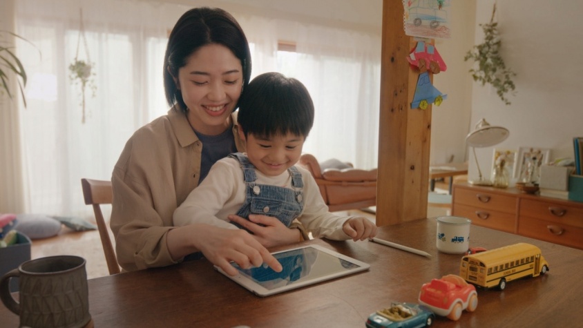 ⒞ドコモ未来ミュージアム「あなたの世界」篇 / 0301=22R110