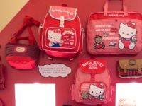 懐かしいグッズがズラリ。大人気開催中の「Hello Kitty展」は、平成女児にはたまらない内容だった……！