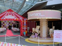 六本木ヒルズで祝福体験！結婚式がまちを彩る「wedding march」開催中！リーズナブルに味わえる「ワンプレート婚メシ」も