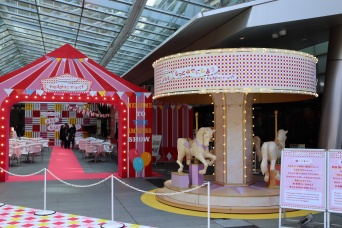 六本木ヒルズで祝福体験！結婚式がまちを彩る「wedding march」開催中！リーズナブルに味わえる「ワンプレート婚メシ」も