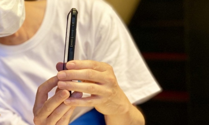 「ヘルプマークを付けた私を、ニヤニヤ笑う優先席の女性客。スマホで盗撮された上、その写真を...」（大阪府・20代女性）