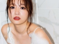青井春⒞光文社/週刊FLASH 写真◎栗山秀作
