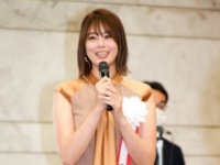 稲村亜美