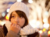 脱いでドキッ……男子が「勝負にきているな！」と思う女子の冬ファッション3選