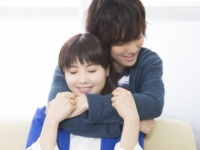 抱きしめてぇ！　男性が胸キュンする「女子の仕草」6つ