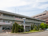 トイレで『男子小学生盗撮』　中学校非常勤職員の大学生(22)逮捕　大学生は「高学年の男の子を撮影した」
