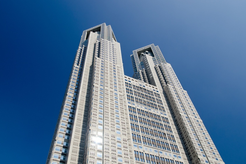 勤務する小学校で『女子児童にわいせつ行為』　女子生徒を「アダルトショップ」に連れて行くなど…　計8人の教諭を懲戒処分