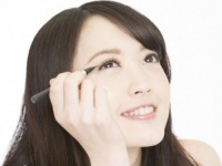 “デカ目”に変身！　女性に聞いた、目を「大きく見せる」アイメイク術3つ