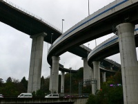 阪神高速道路（Satoshi KAYAさん撮影、Flickrより）