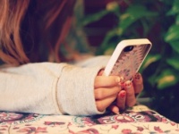 お前だよっ！　男性が「育ち悪いな」と思う女子の特徴6つ