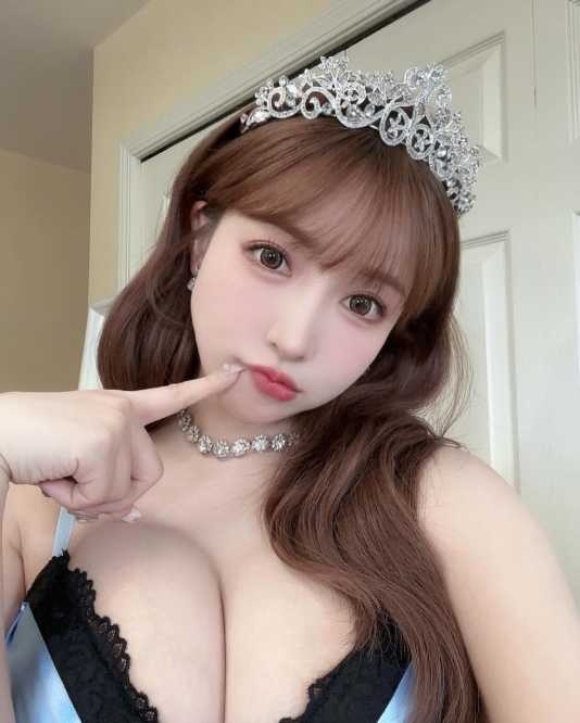 Instagram:三上悠亜(@yua_mikami)より