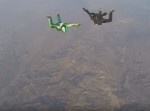 高度７６００メートルから“パラシュート無し”でスカイダイビングをする男がスゴい！