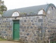 たった2部屋だけの牢獄。イギリス領の島にある世界最小の刑務所