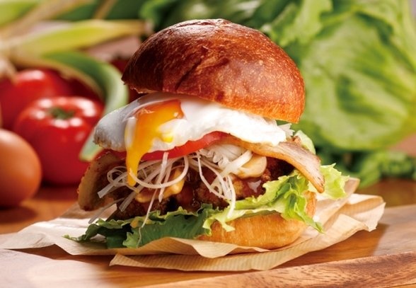 グランプリ受賞の「YAZUバーガー」（大江ノ郷自然牧場公式facebook