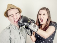 【男女のちがい】失礼極まりないわ！　恋人の友だちに紹介されて、不愉快になったこと4つ！