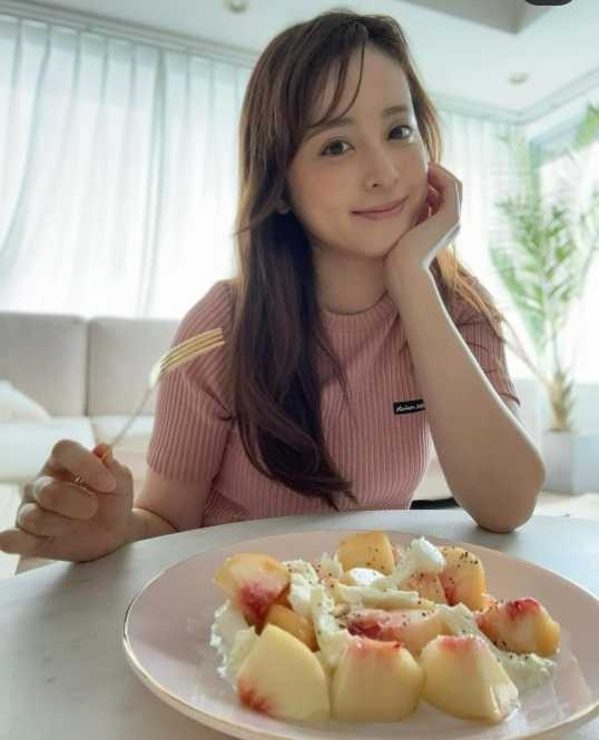 Instagram:久慈暁子(@kuji_akiko)より