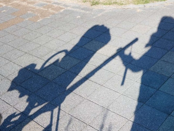 三人の子供を連れて移動していた際に...(画像はイメージ)