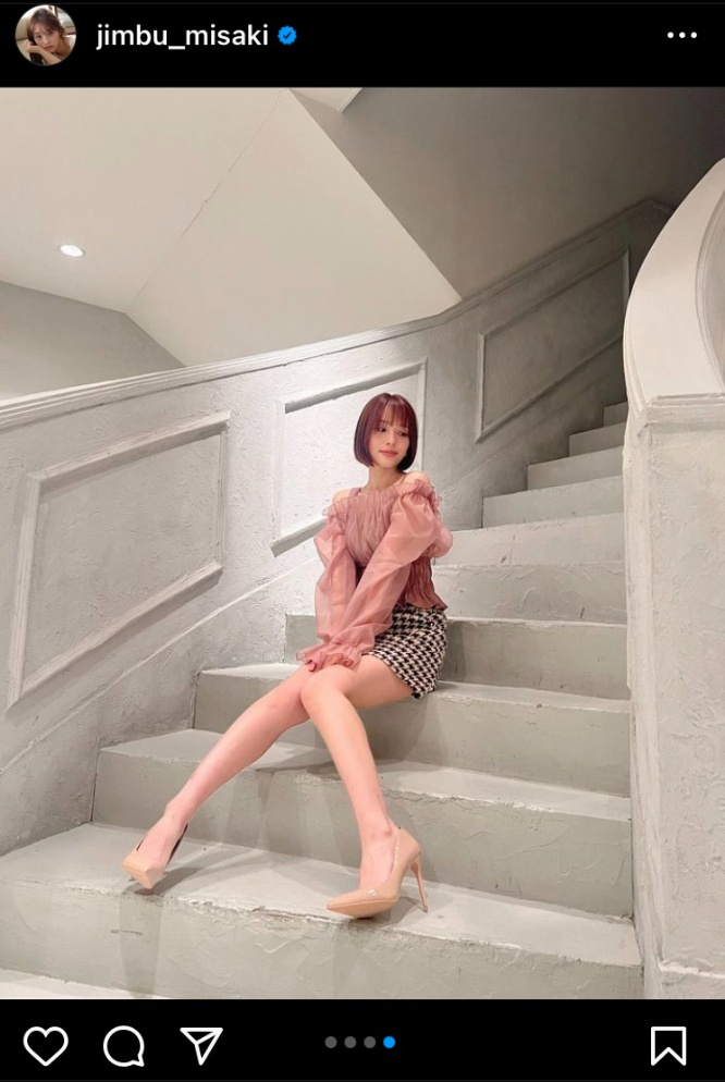 インスタグラム：神部美咲(@jimbu_misaki)