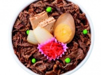 お肉たっぷりの満足丼