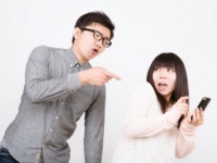 2位「タバコ」より嫌なのは？　男性が“最も許せない”彼女の行動TOP5