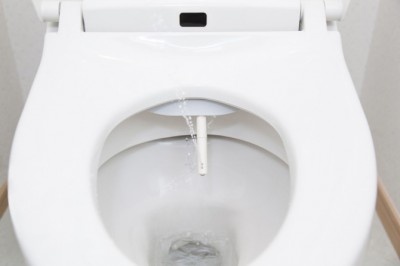 生理の汚れを取るため!?　女子がウォシュレットを使うタイミング4選
