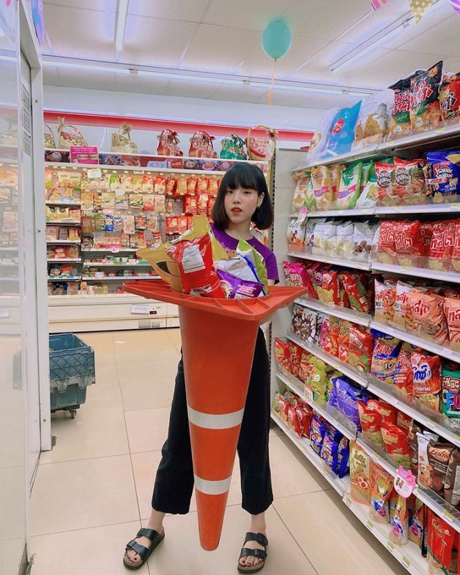 タイ人　いろんなもので買い物